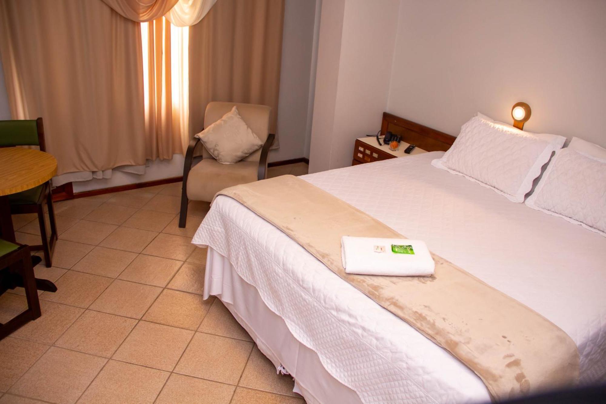 Hotel Domhof Блуменау Экстерьер фото